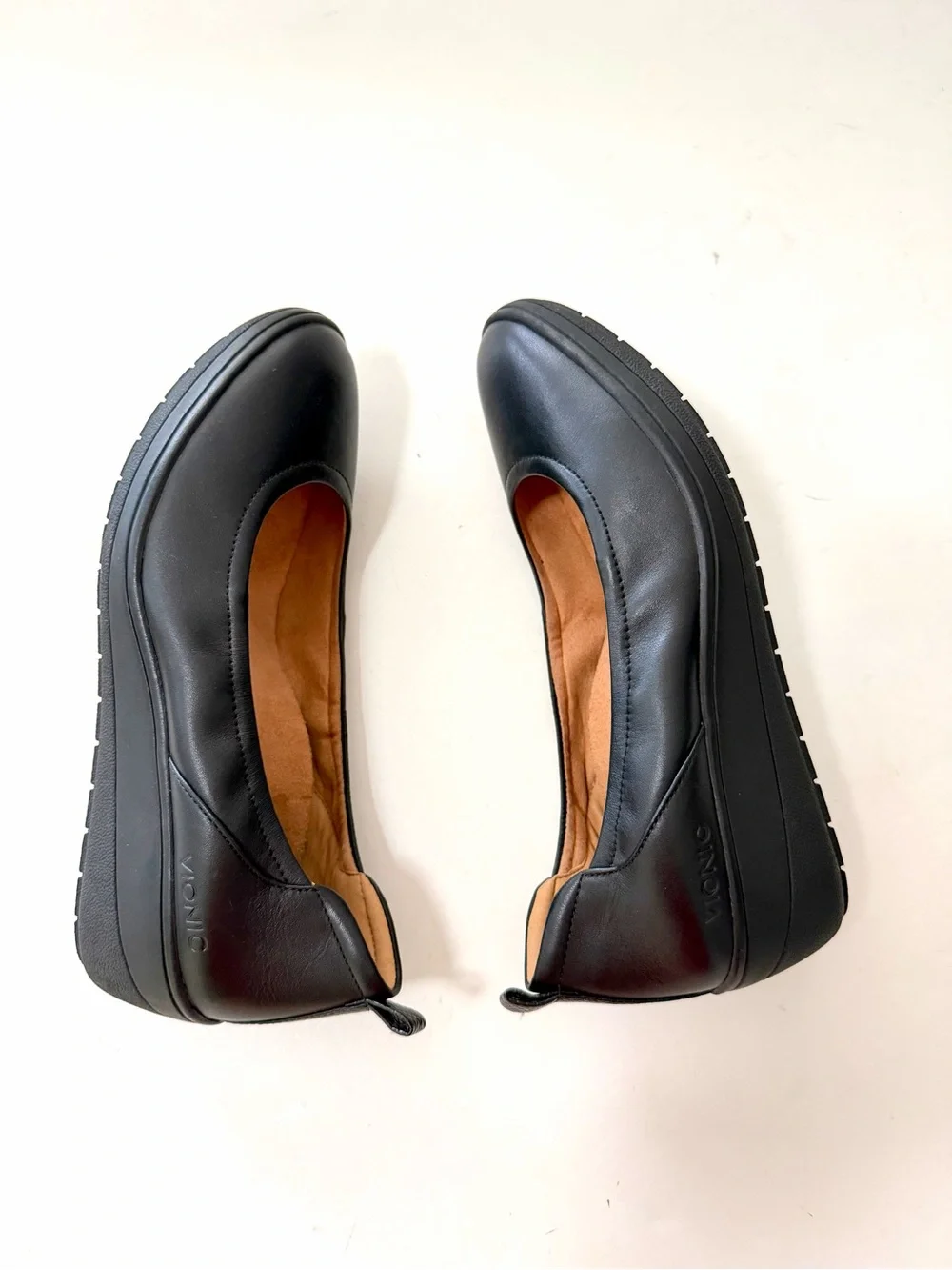 Vionic Jacey Black Leather Wedge Shoes Size 10 Slip-on Arch Support Ballet-flat